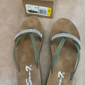 Seven7 Bondi Women’s Flip Flop with rhinestones